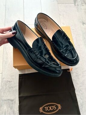 TOD'S Black Patent Leather Loafers